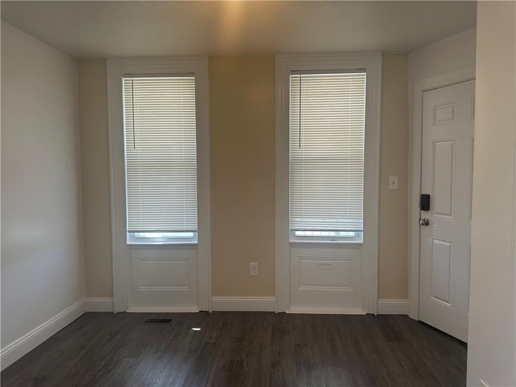 334 Coal St - Photo 5 of 10