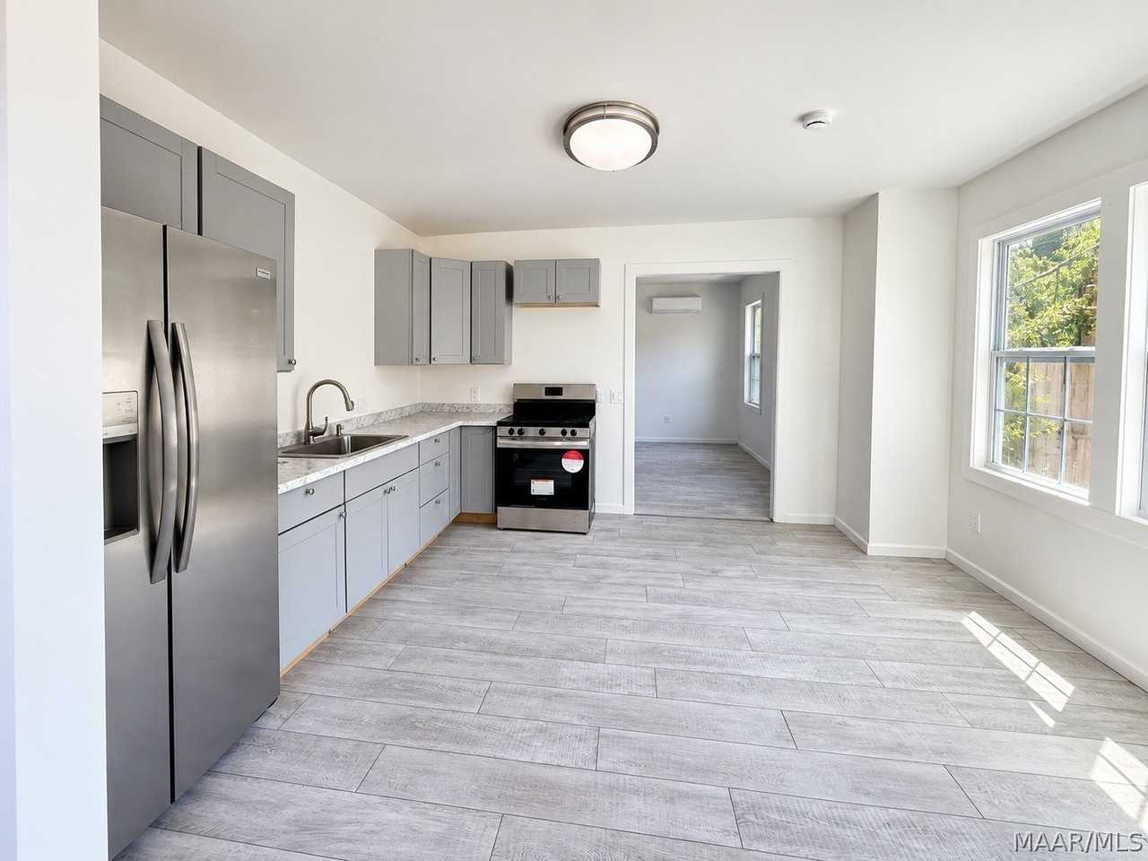 1915 Walnut St - Photo 2 of 6