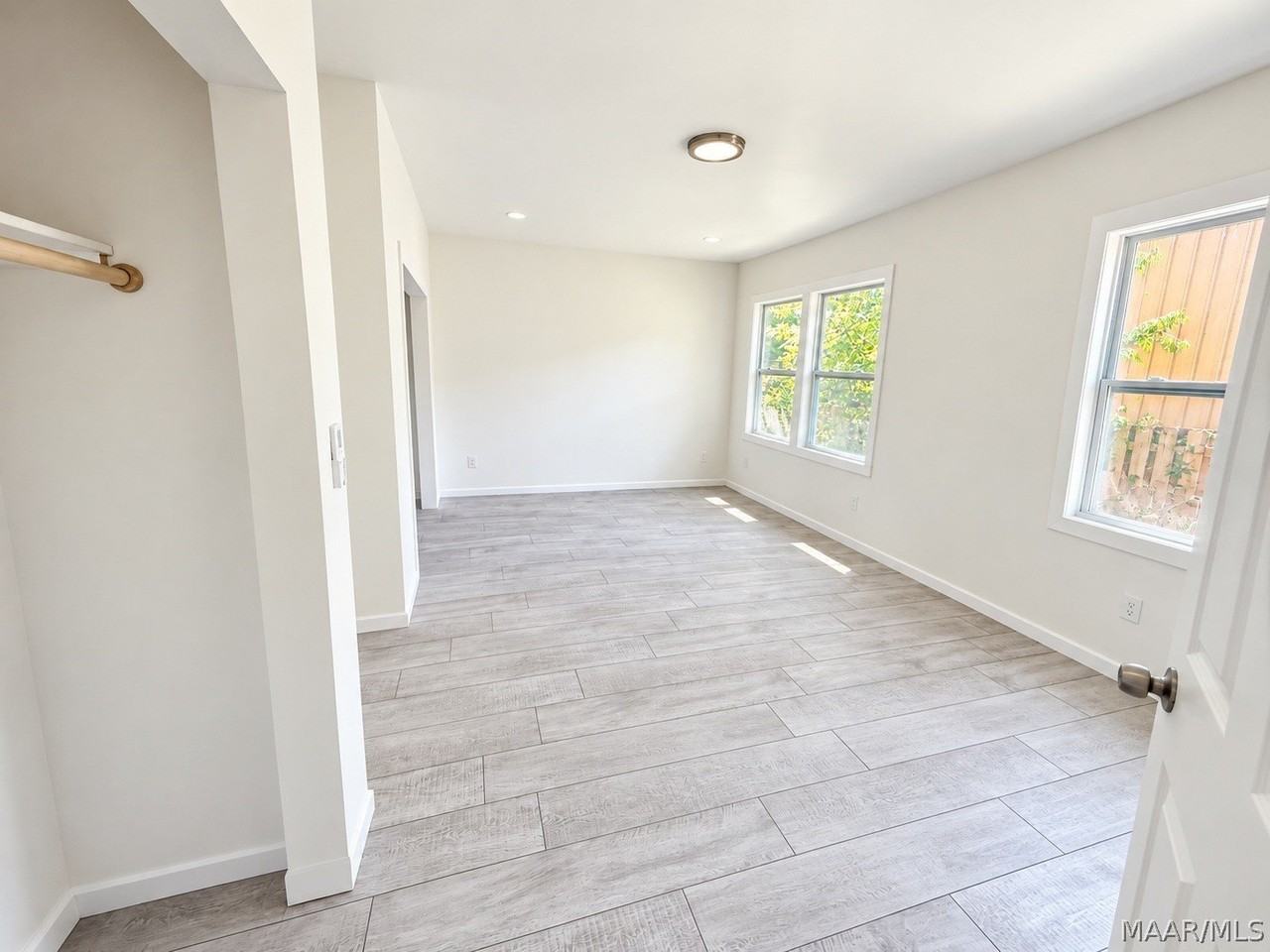 1915 Walnut St - Photo 5 of 6