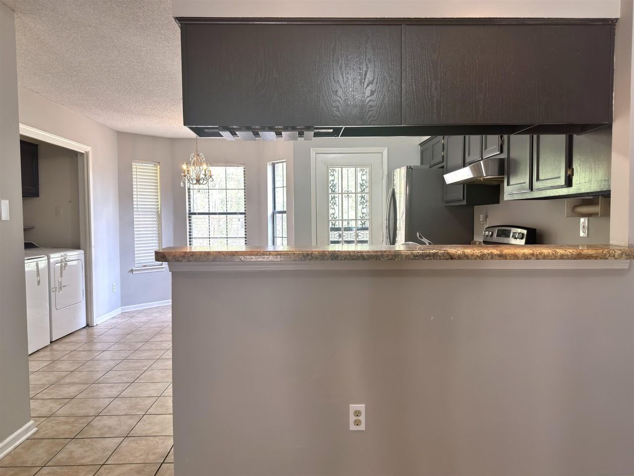 2806 Maryland Cir E - Photo 5 of 19