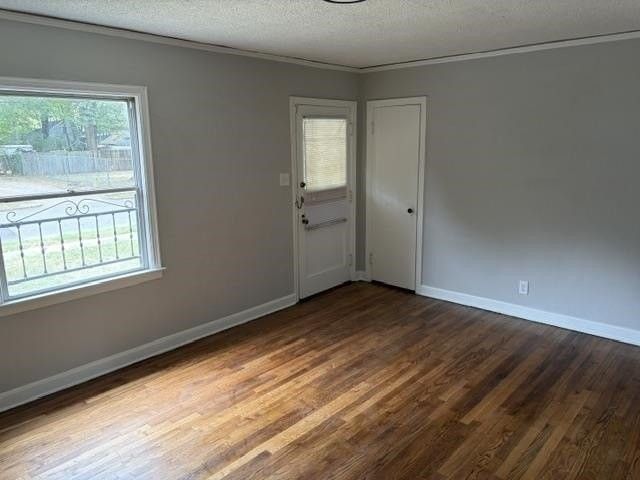 749 Freeman St - Photo 2 of 7