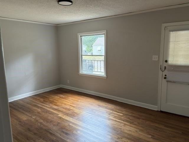 749 Freeman St - Photo 4 of 7