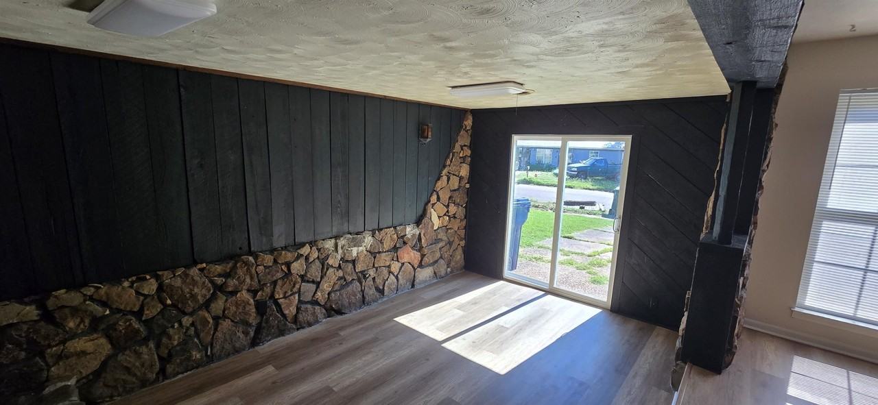 5200 Broken Oak Dr - Photo 3 of 12