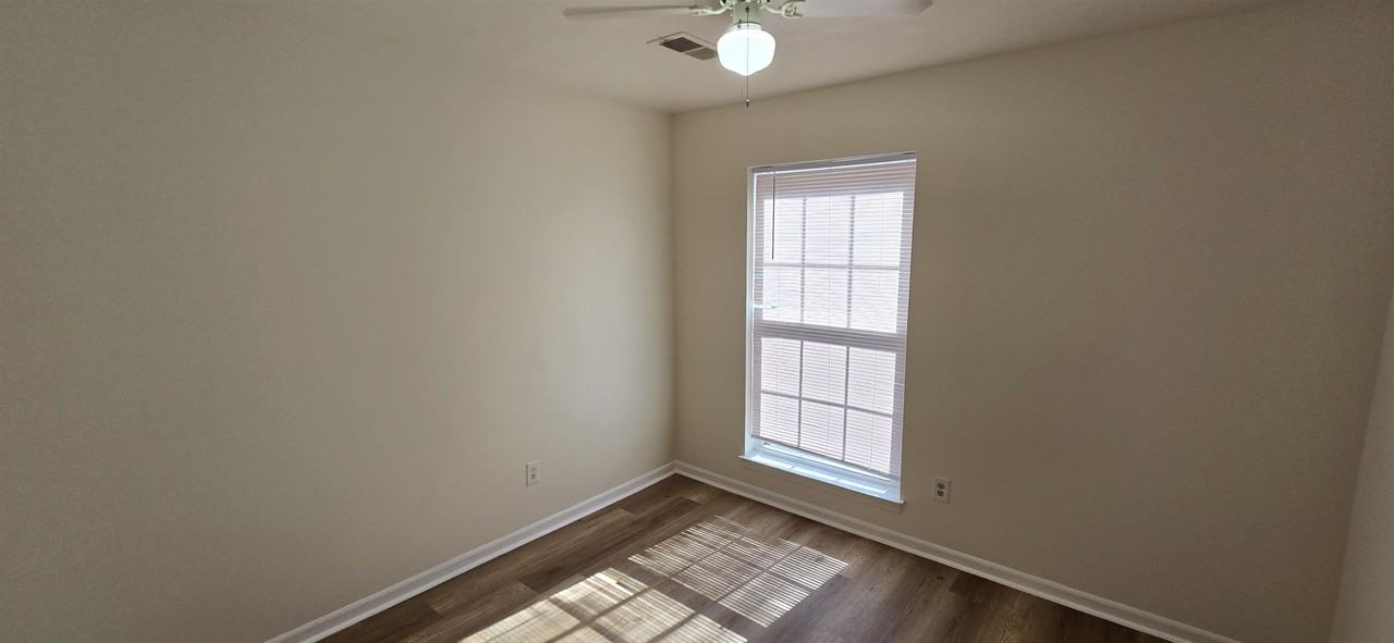 5200 Broken Oak Dr - Photo 6 of 12