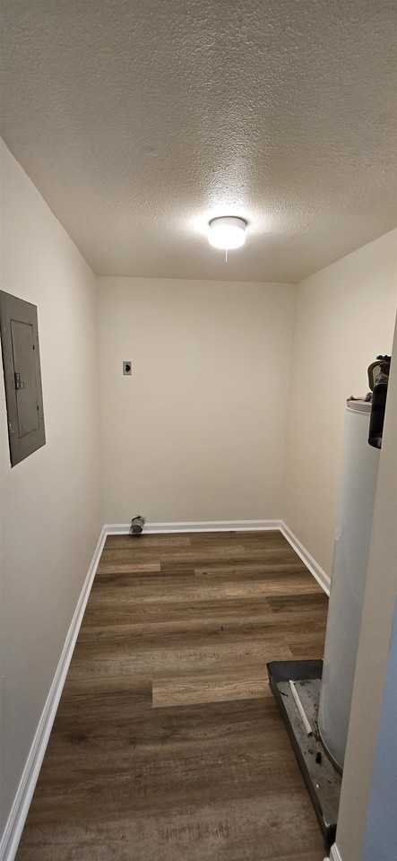 5200 Broken Oak Dr - Photo 7 of 12