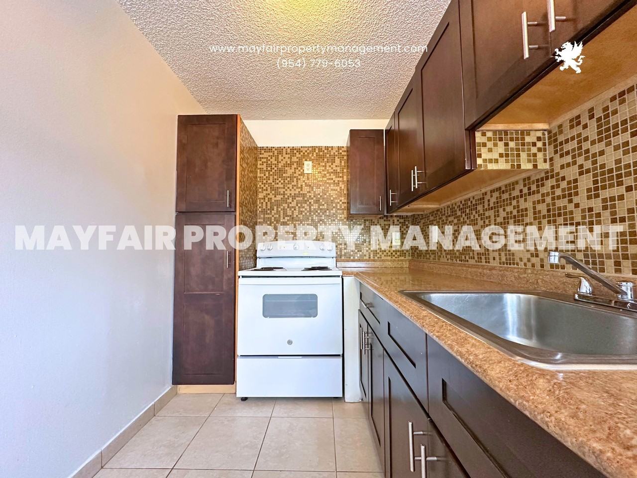 928 South Federal Highway - Photo 3 of 27