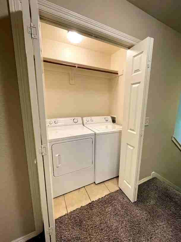 1536 North London Avenue - Photo 7 of 9