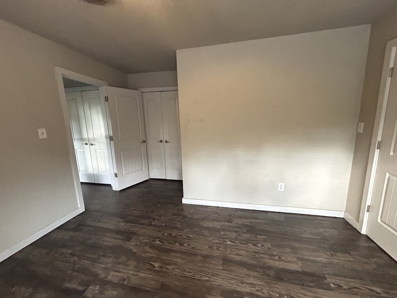 970 North Lewis Avenue - Photo 7 of 15
