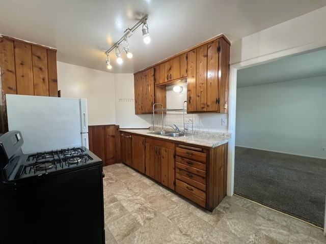 1469 6th Avenue - Photo 7 of 18