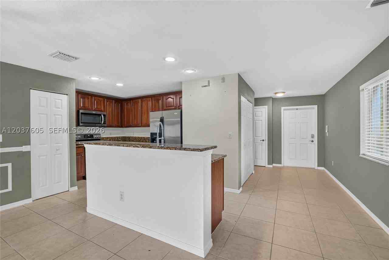 8968 Lancaster St - Photo 2 of 25