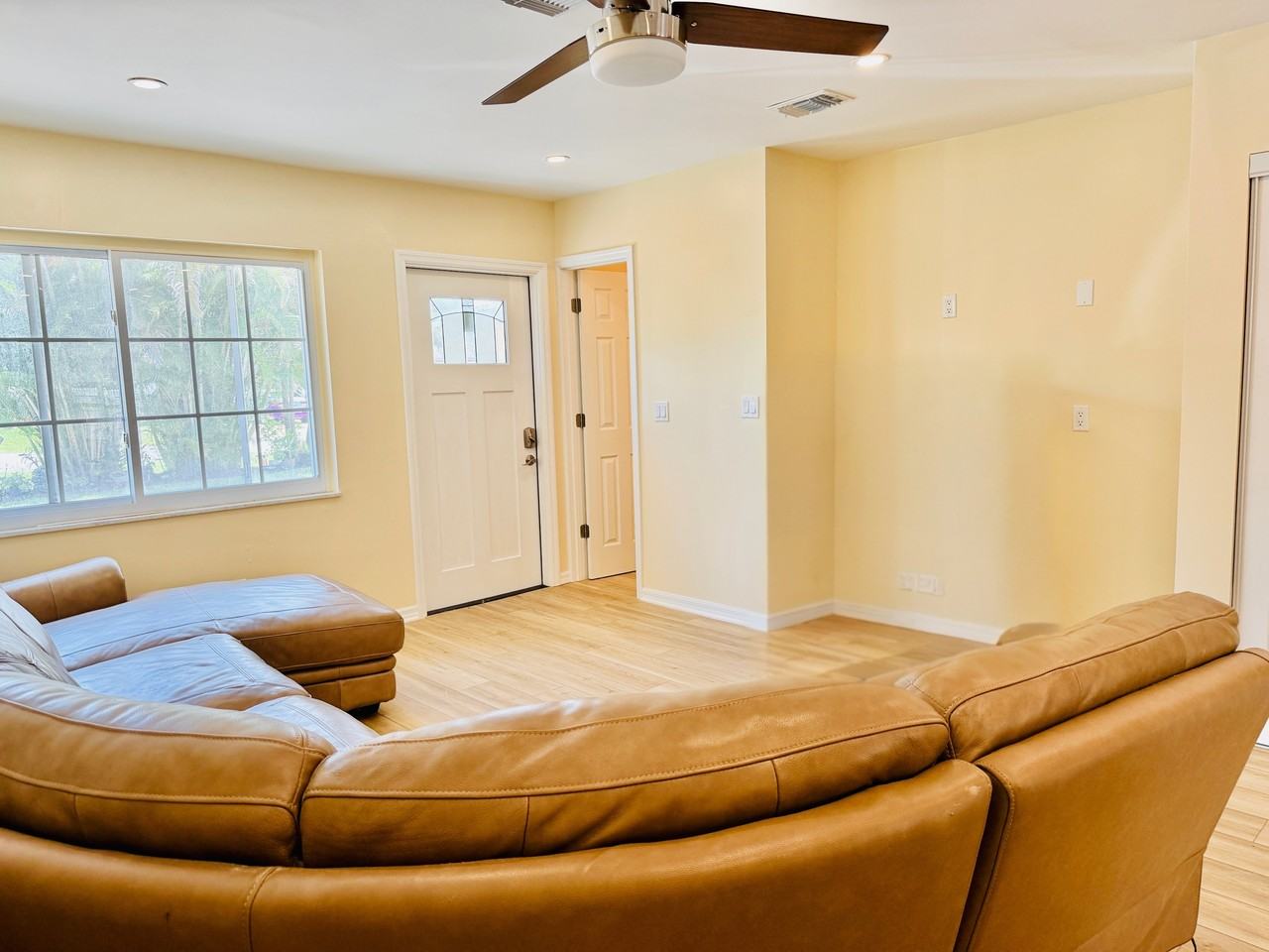 690 98th Ave N - Photo 7 of 23