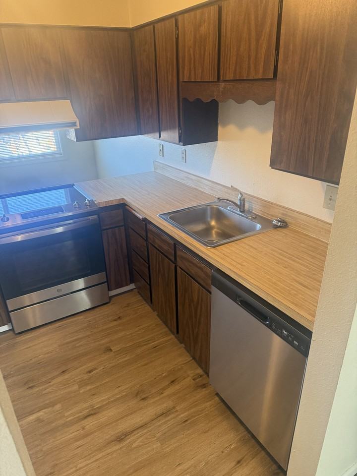 41 Northwest Hurbert Street - Photo 2 of 10