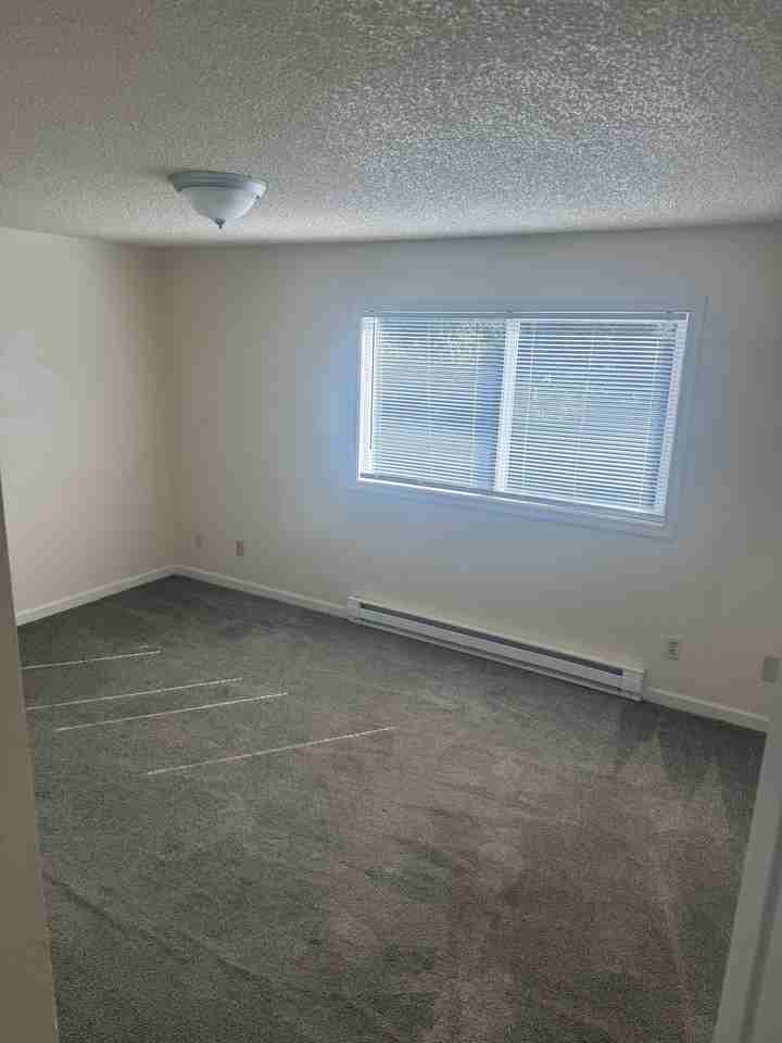 41 Northwest Hurbert Street - Photo 5 of 10