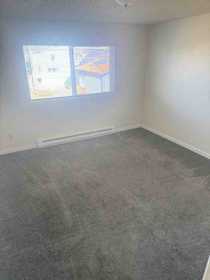 41 Northwest Hurbert Street - Photo 7 of 10