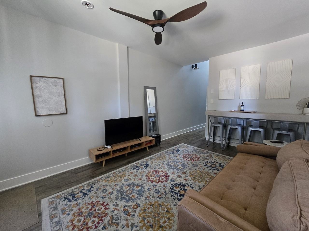 415 Humphreys Street - Photo 5 of 20