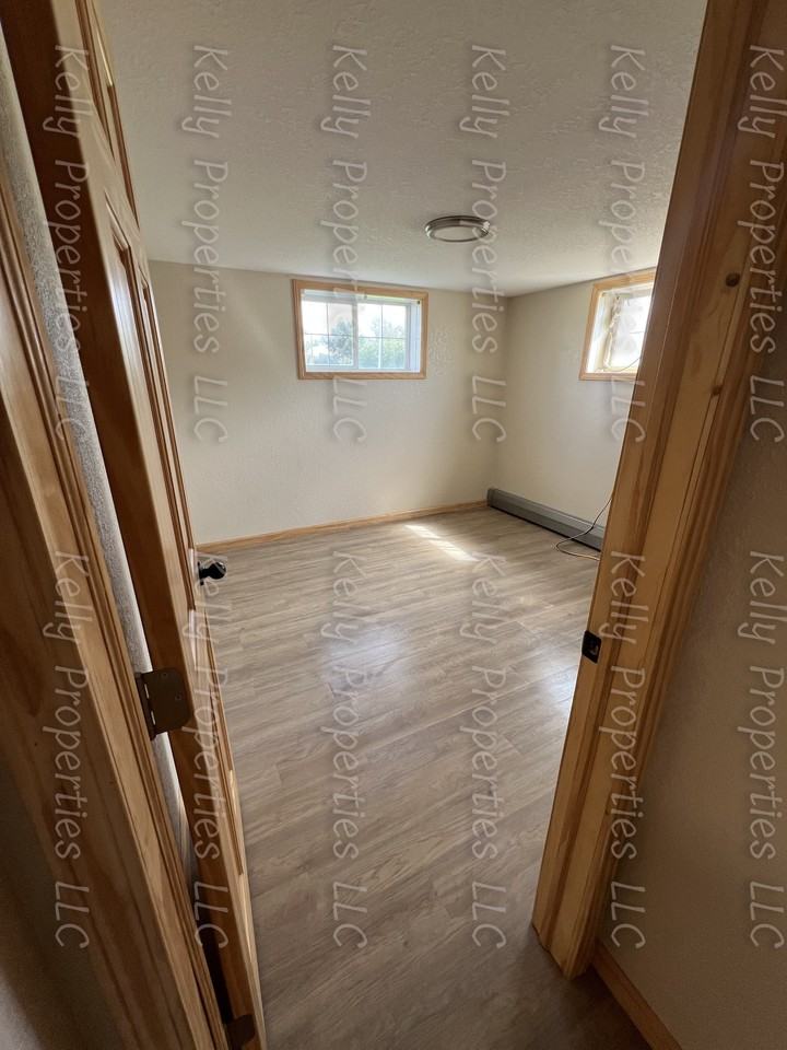 829 5th St SE Apt 7 - Photo 2 of 9