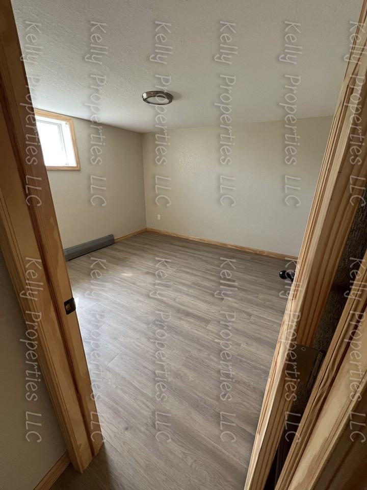 829 5th St SE Apt 7 - Photo 3 of 9