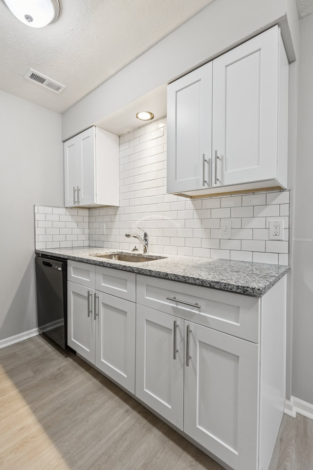 8005 South 48th Avenue*** - Photo 2 of 19