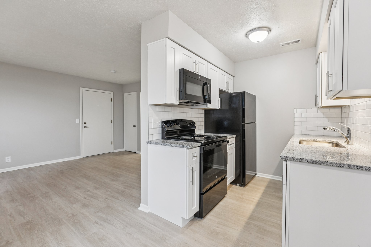 8005 South 48th Avenue*** - Photo 3 of 19