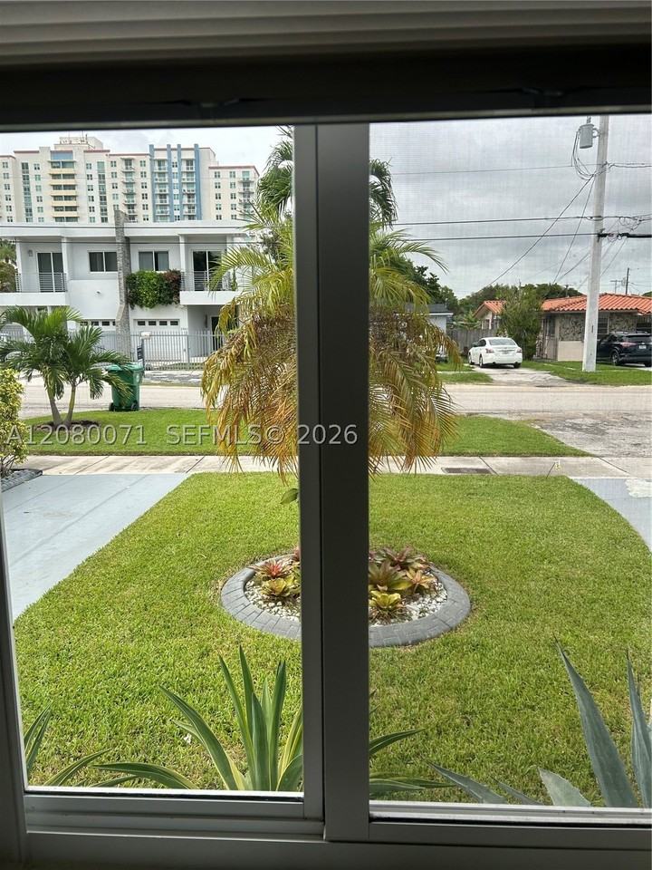 2936 Sw 23rd St #0 - Photo 3 of 17