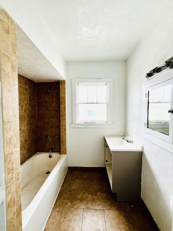 111 South Grandview Avenue - Photo 5 of 9