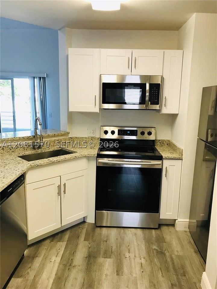 3437 Nw 44th St #204 - Photo 4 of 26
