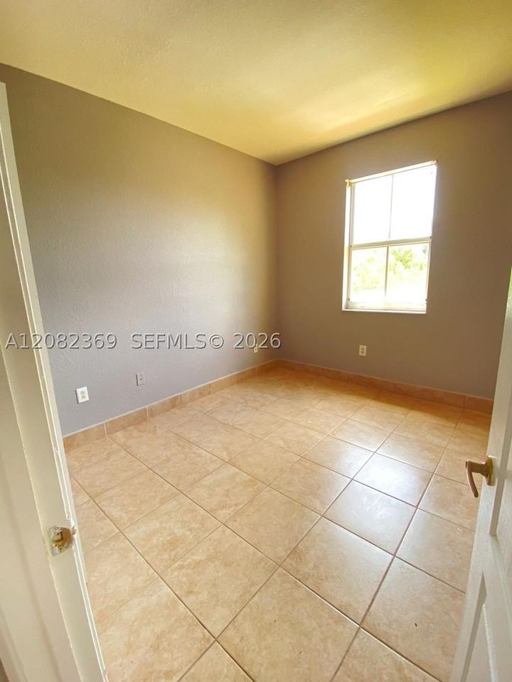 2302 Ne 37th Ter #2302 - Photo 6 of 13