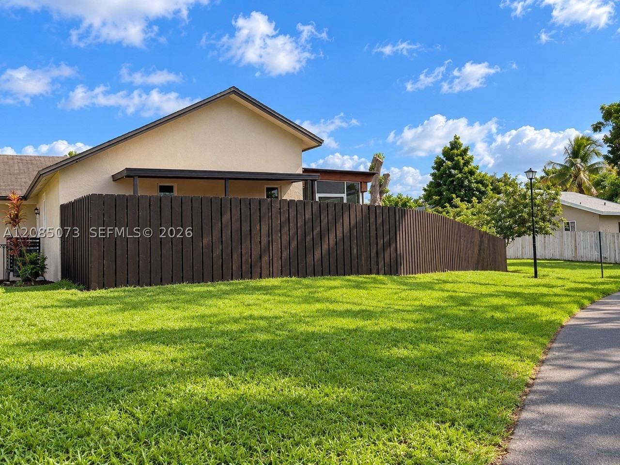 13572 Sw 285th Ter #0 - Photo 2 of 11