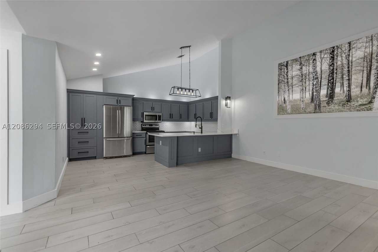 1050 Summit Trail Cir #B - Photo 3 of 46