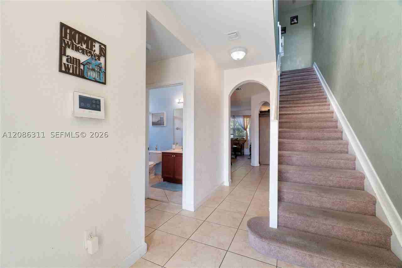 3379 Ne 1st St #3379 - Photo 6 of 30