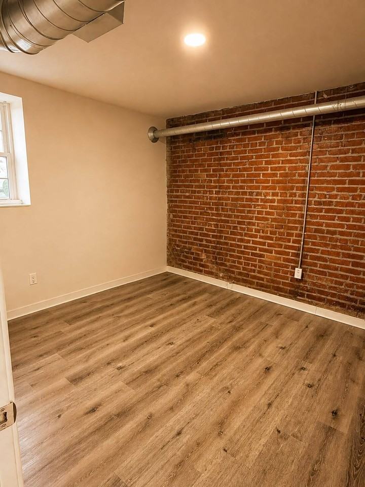 Elaine Lofts - Photo 7 of 39