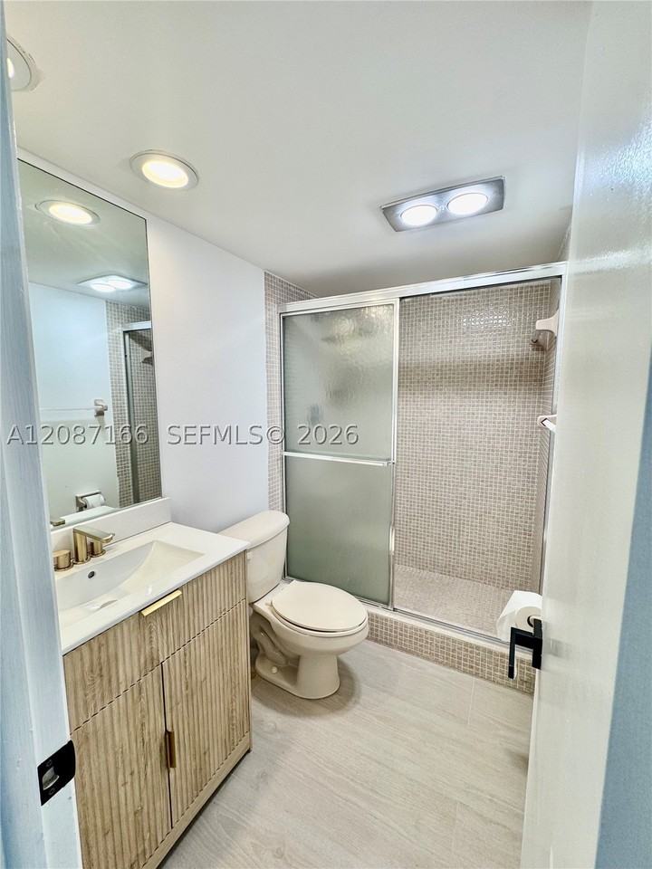 575 Oaks Ln #1008 - Photo 2 of 13