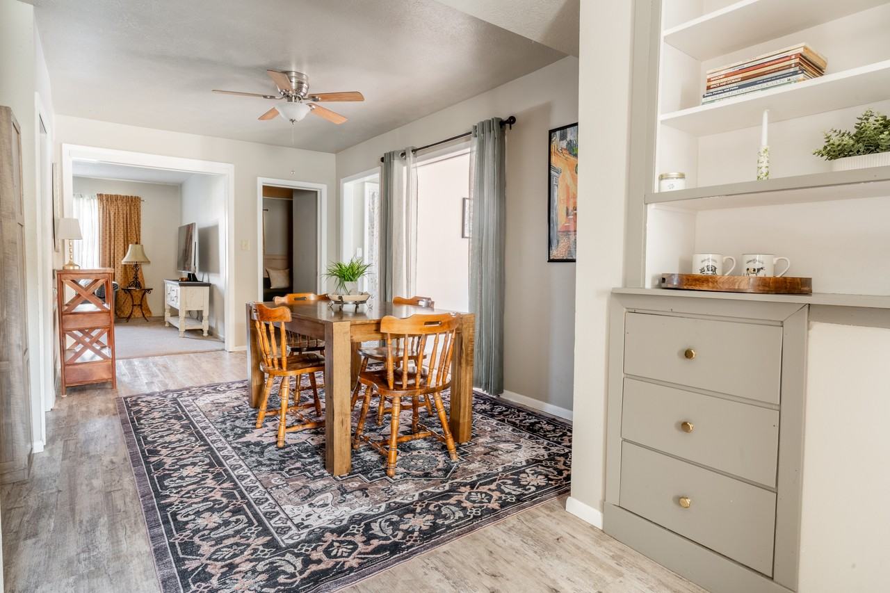 2515 S Duluth Ave #2515 - Photo 3 of 23