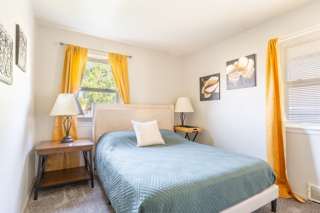 2515 S Duluth Ave #2515 - Photo 7 of 23