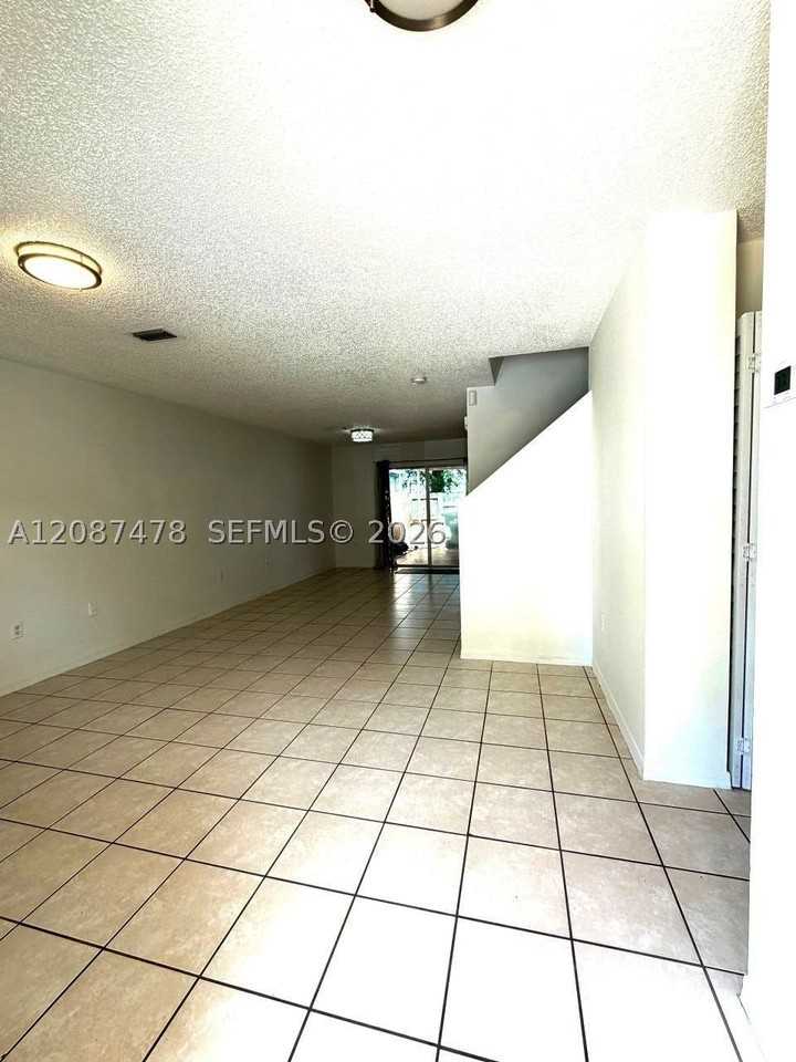 17969 Sw 140th Ct #0 - Photo 2 of 18