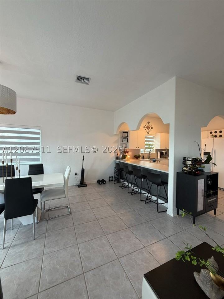16104 Sw 55th Ter - Photo 3 of 9