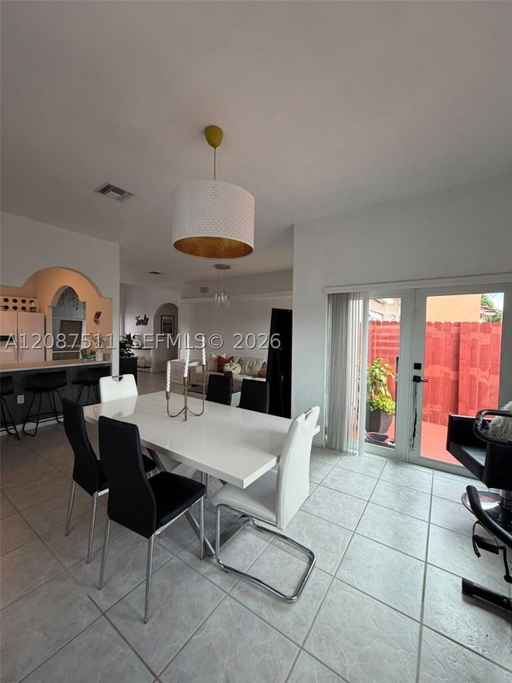 16104 Sw 55th Ter - Photo 4 of 9