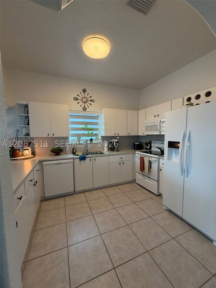 16104 Sw 55th Ter - Photo 5 of 9