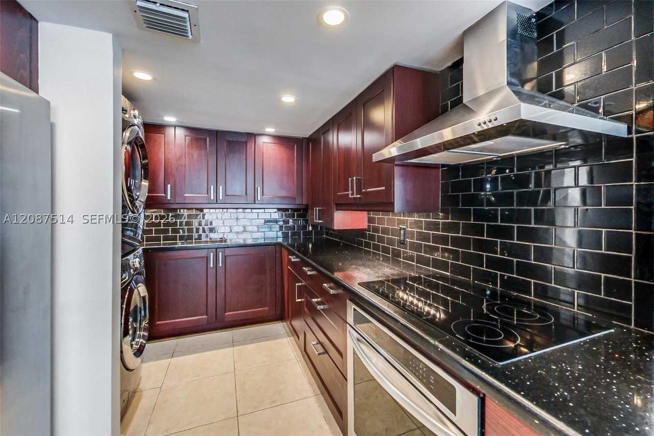 8613 Sw 79th Pl - Photo 2 of 47