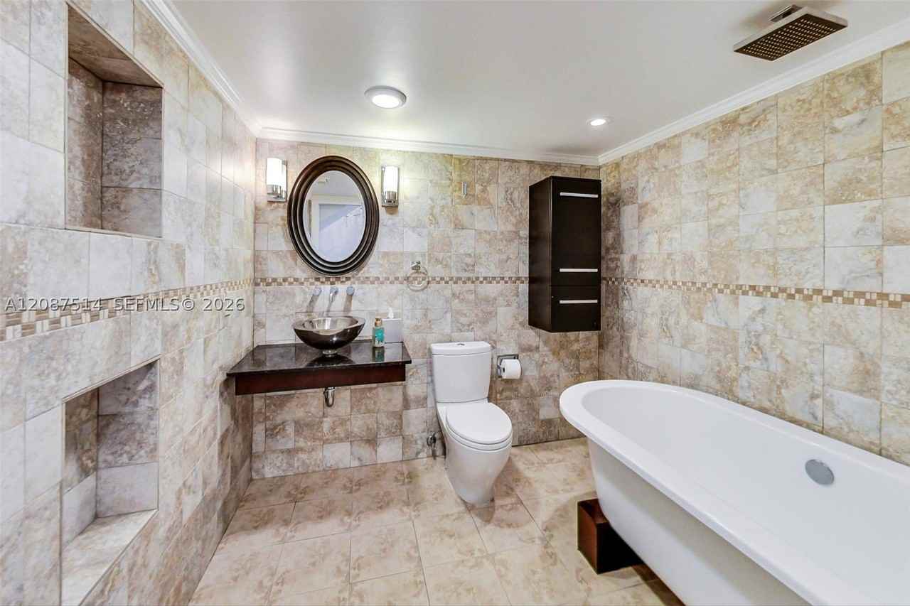 8613 Sw 79th Pl - Photo 4 of 47