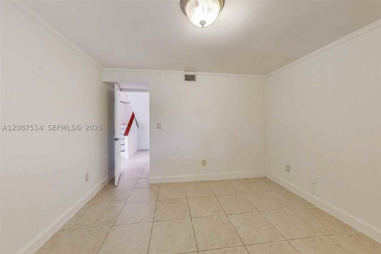 8613 Sw 79th Pl - Photo 7 of 47
