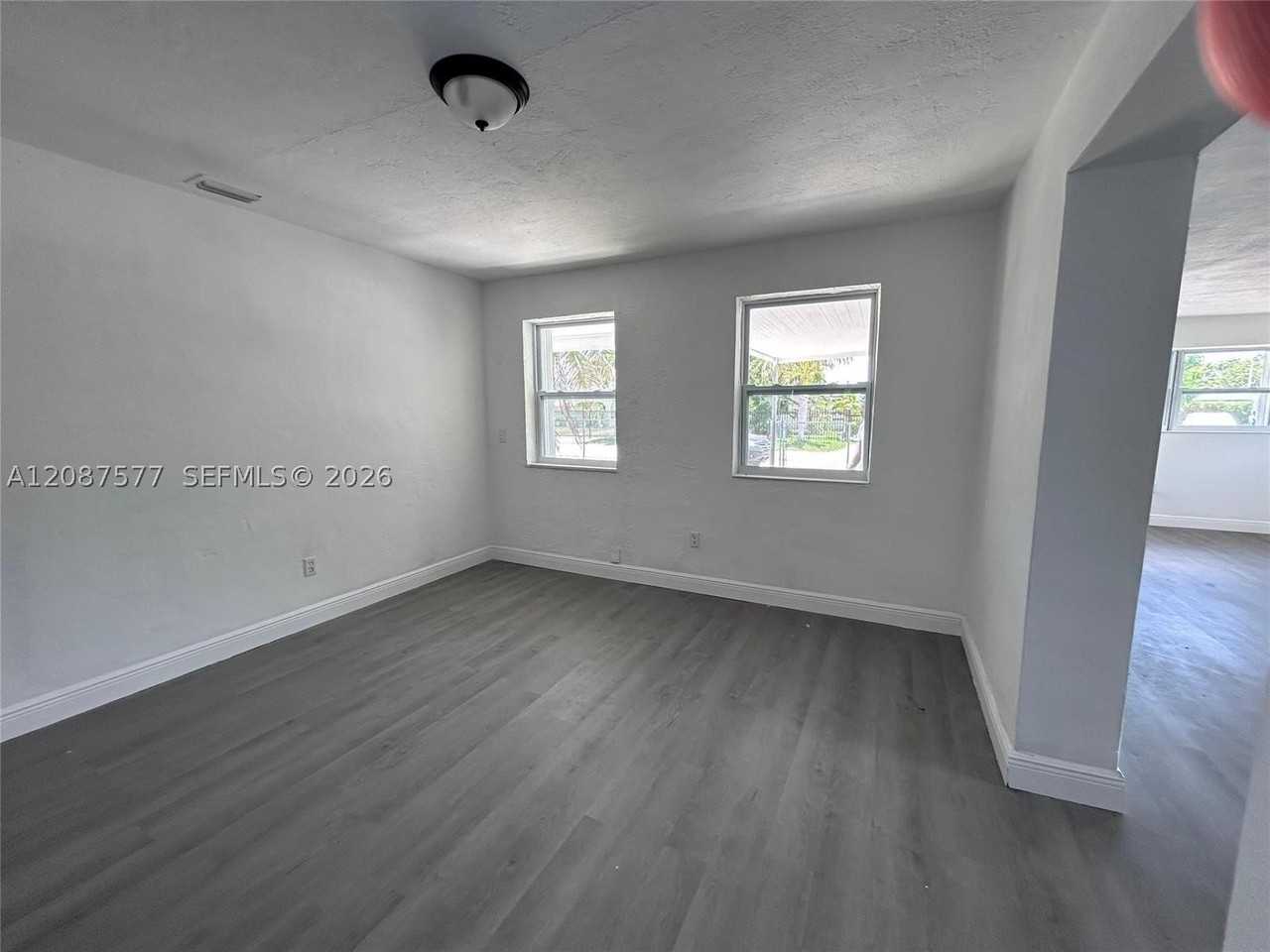 1835 Nw 122nd St - Photo 7 of 7