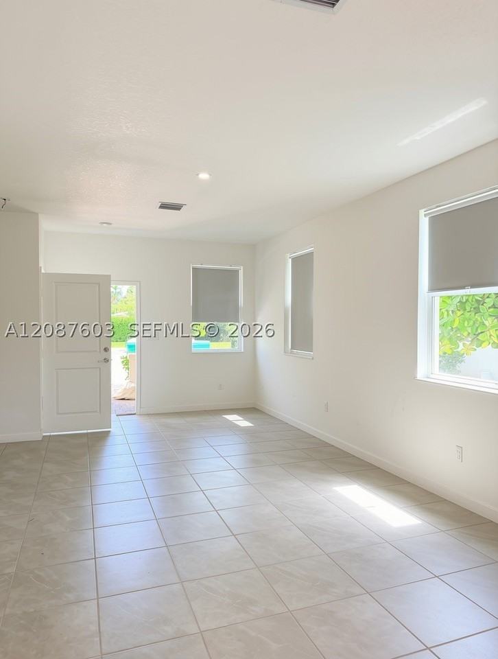 12570 Nw 22nd Pl - Photo 6 of 39