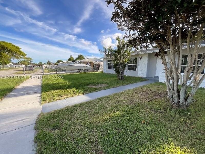 14202 Sw 110th Ave - Photo 3 of 22