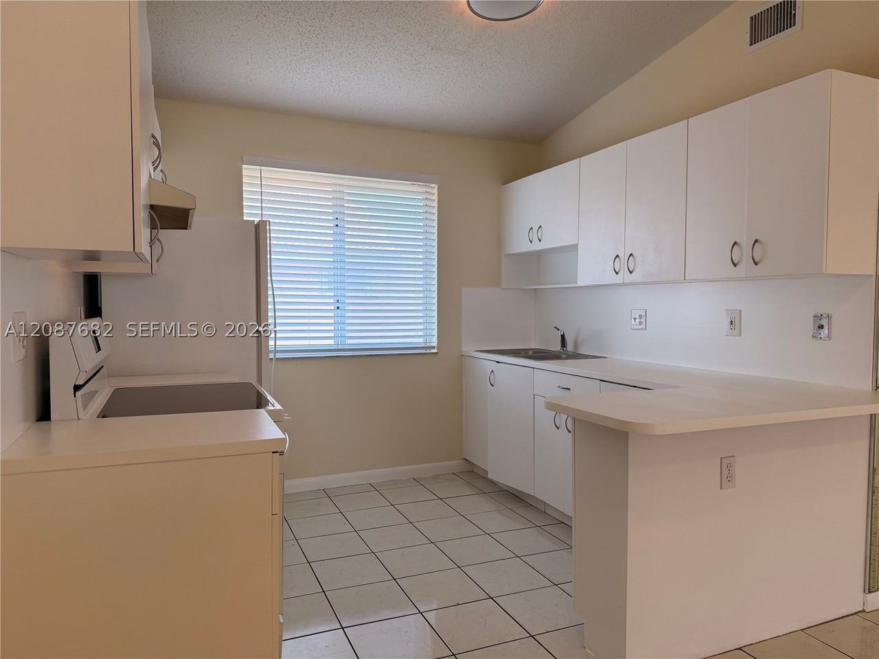 8019 Lake Dr #202 - Photo 6 of 12
