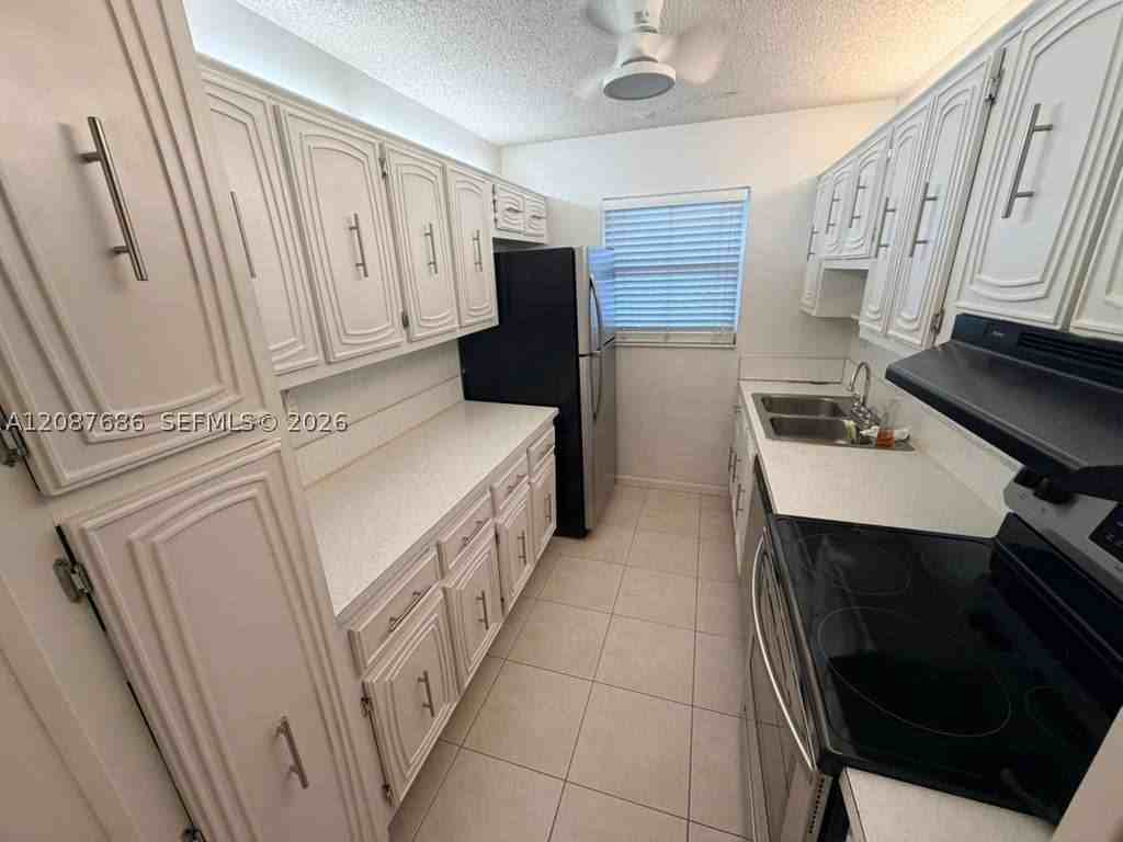 557 High Point Dr #B - Photo 2 of 17