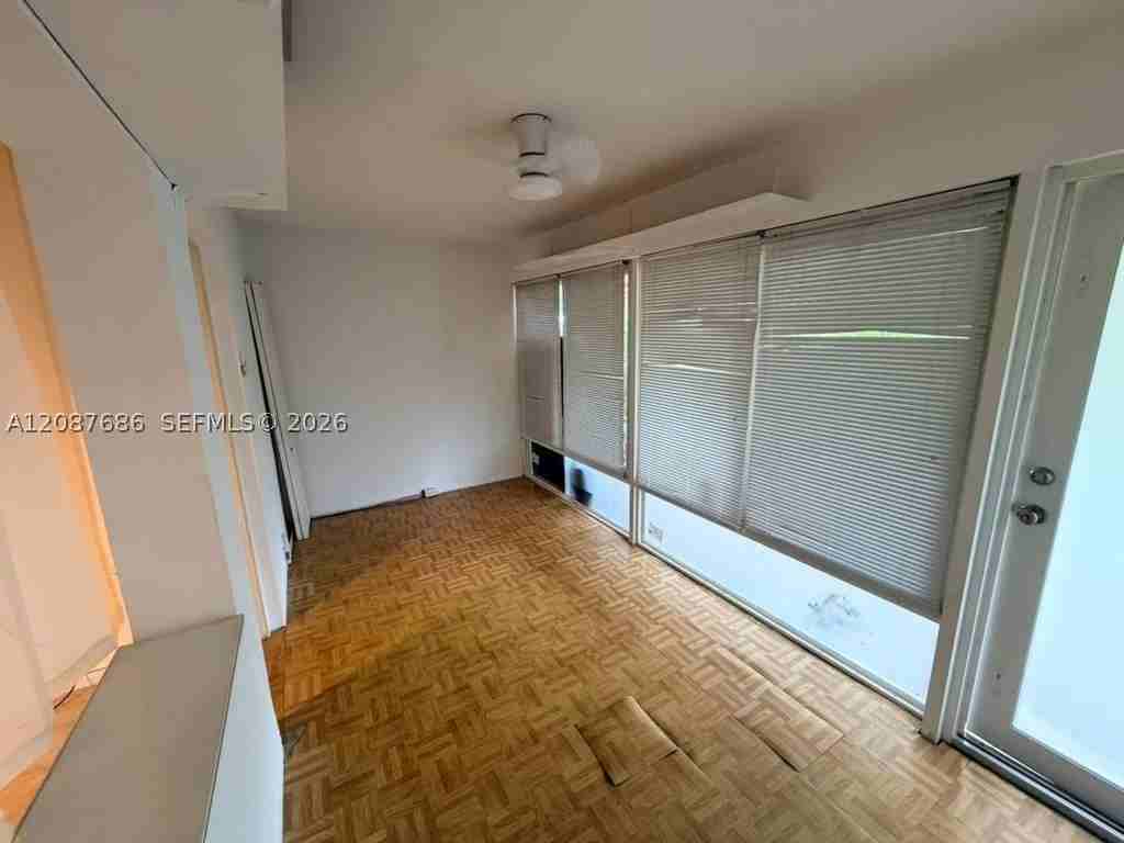 557 High Point Dr #B - Photo 7 of 17