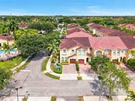 featured image of 889 Sw 151st Pl