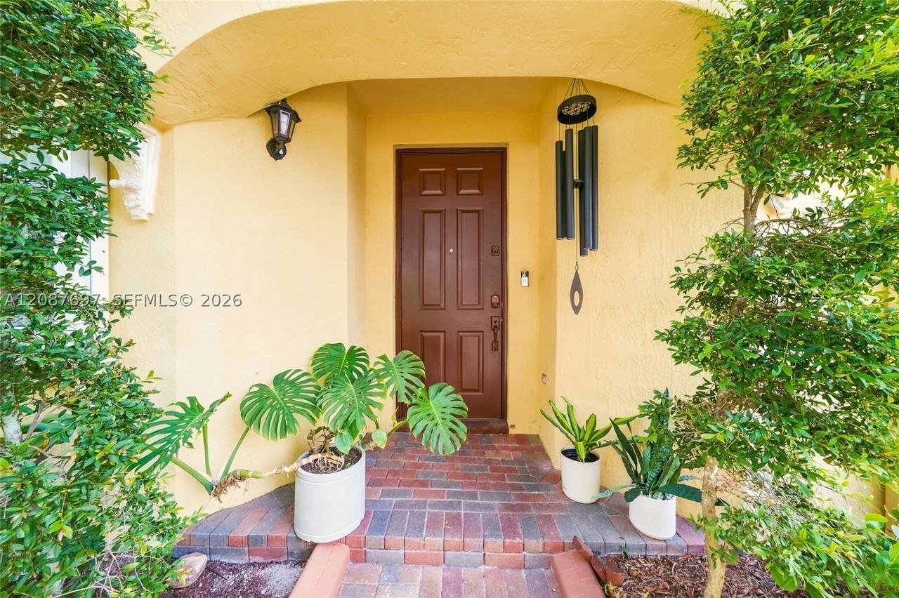 889 Sw 151st Pl - Photo 6 of 41