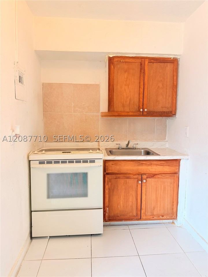 6501 Nw 12th Ave #7 - Photo 3 of 13